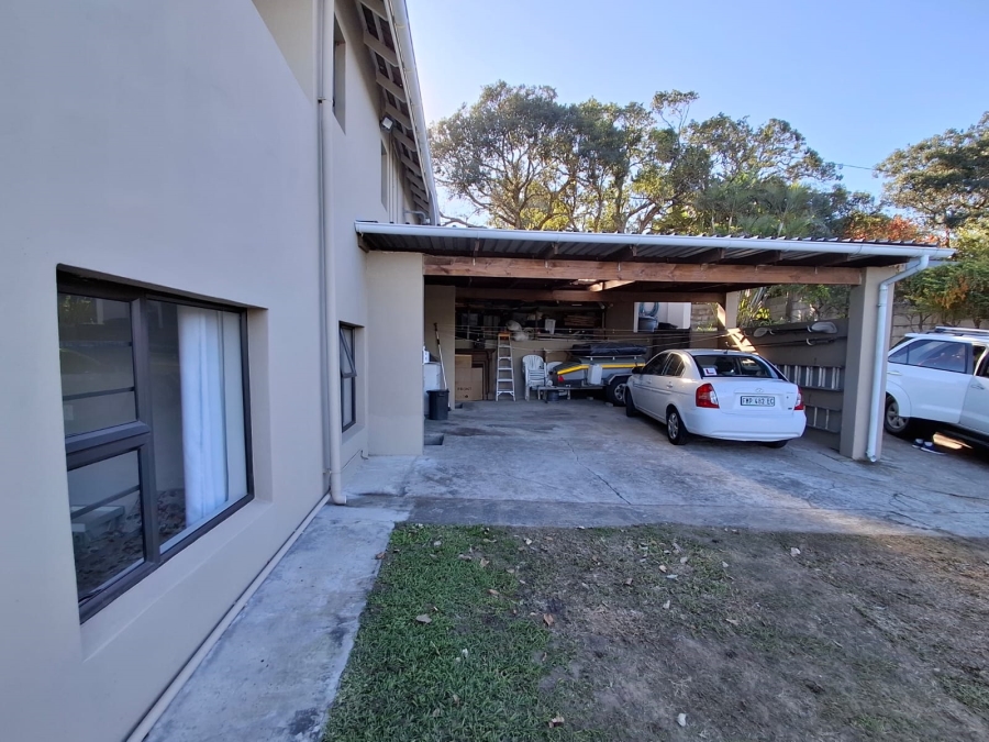 5 Bedroom Property for Sale in Nahoon Eastern Cape